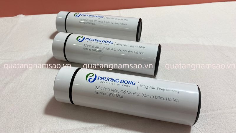 in logo lên bình nước quà tặng