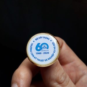 Huy Hiệu Cài Áo In Logo Phủ Epoxy