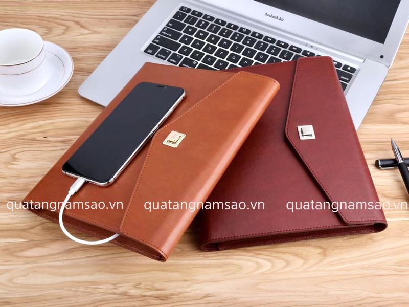 sổ da kèm sạc dự phòng