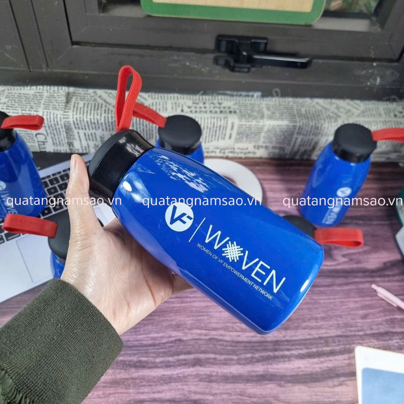 Bình nước có nhiều màu sắc để lựa chọn