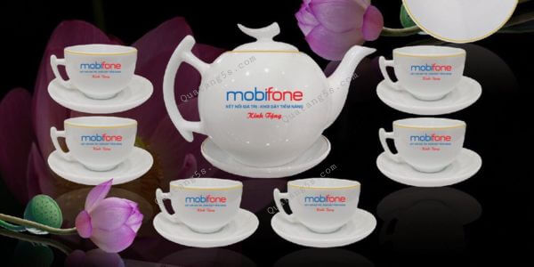 In logo lên bộ ấm chén theo yêu cầu