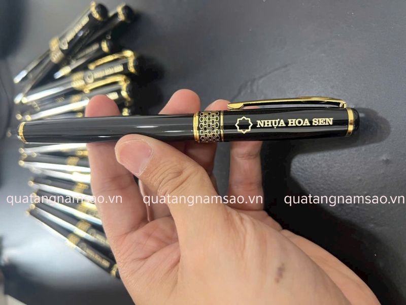 Công ty cung cấp bút bi quà tặng chất lượng tốt