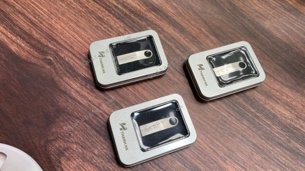 Hộp đựng usb