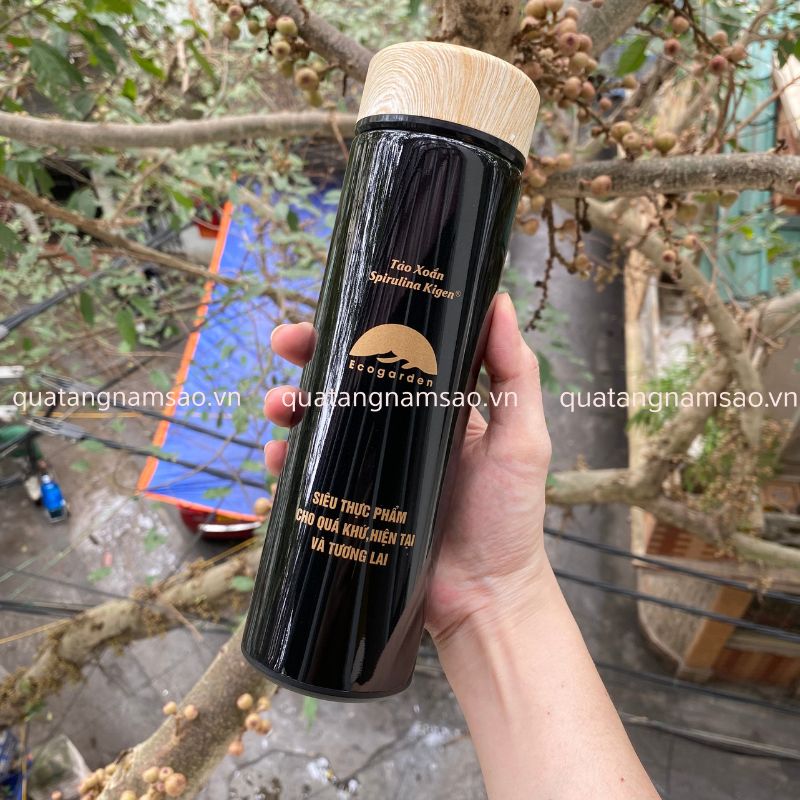 bình nước in logo nhũ vàng nổi bật