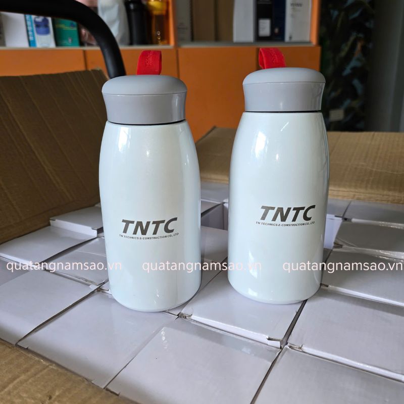 Bình nước quà tặng được xem là sản phẩm thiết thực